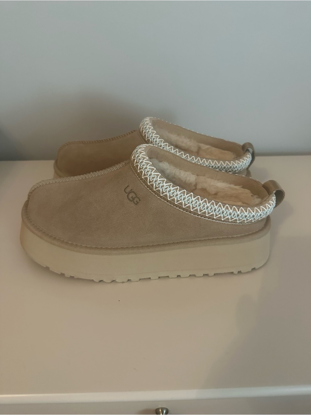 UGG Women’s Tazz II Platform Slipper | Size 8 | Color: Sand | NWOT - Picture 2 of 5